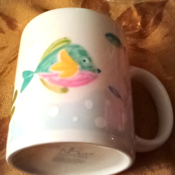 3/$15..🐒Cute barrier reef coffee cup - Picture 1 of 4